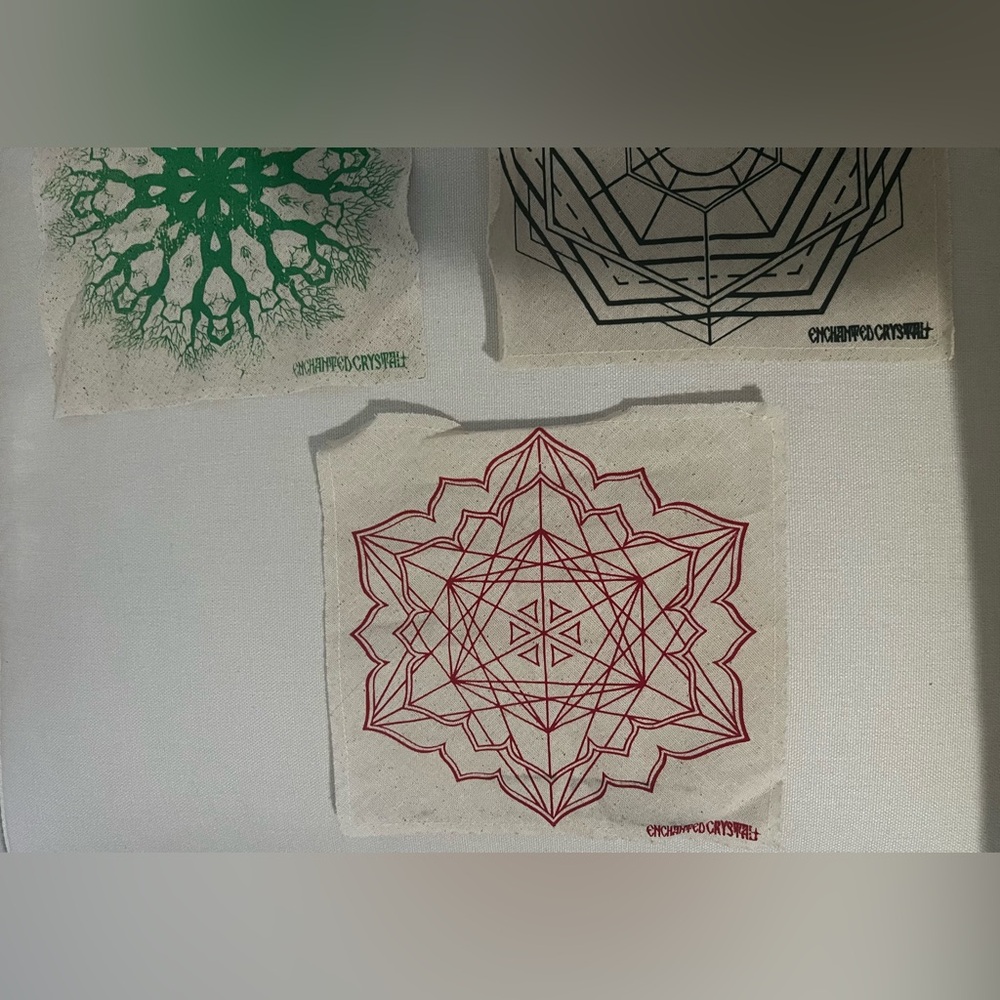 3 Crystal Grid Design Cloths - Picture 2 of 5